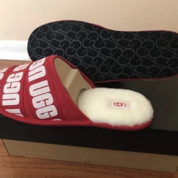 UGG Scuff Graphic Band Red Slipper. Sheepskin. Wool. Size: 10, 12 - Picture 3 of 8